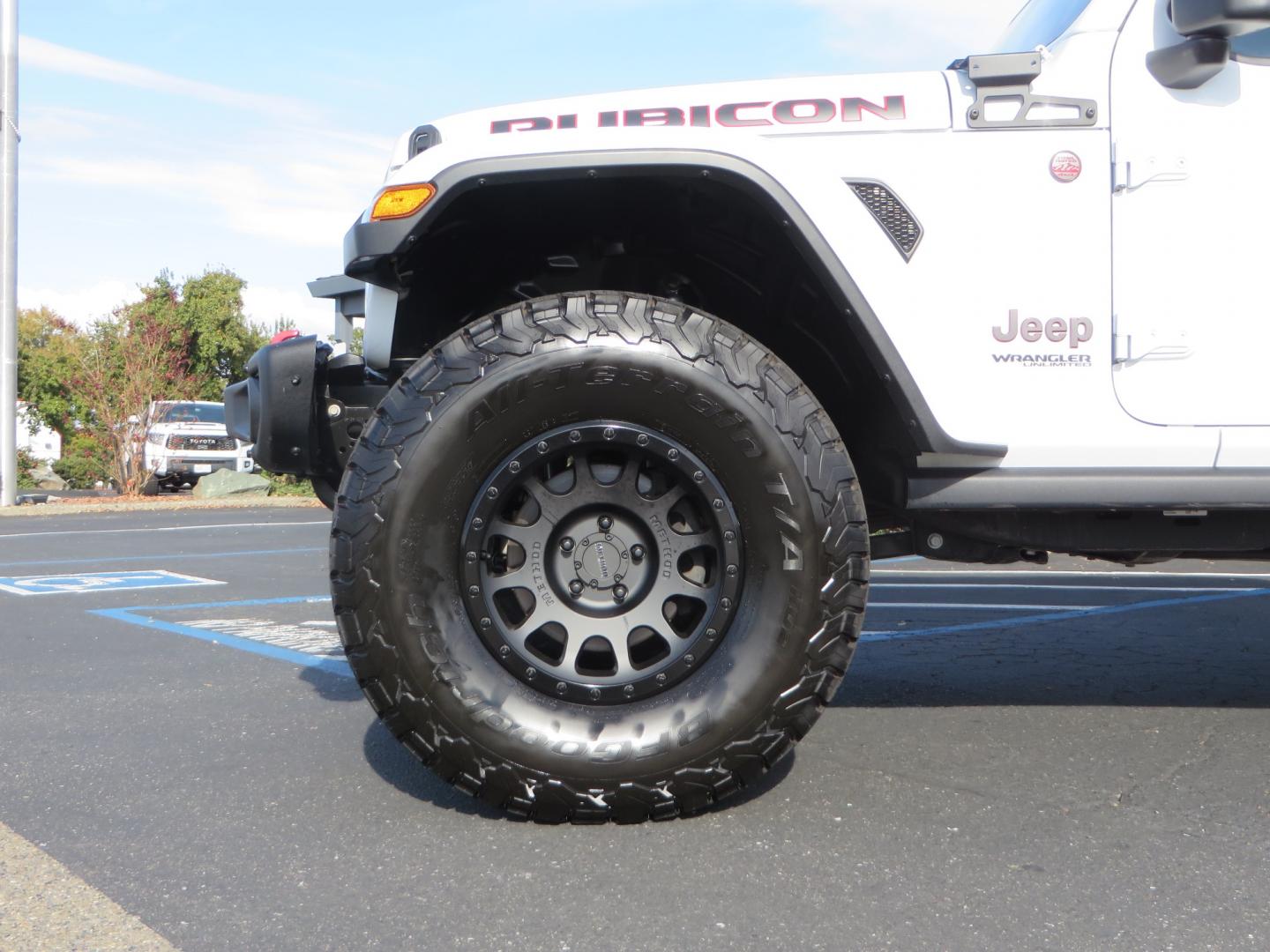 2021 White /BLACK Jeep Wrangler Unlimited Rubicon (1C4HJXFN6MW) with an 2.0L L4 DOHC 16V TURBO engine, automatic transmission, located at 2630 Grass Valley Highway, Auburn, CA, 95603, (530) 508-5100, 38.937893, -121.095482 - Photo#8